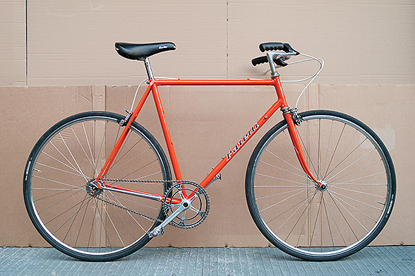 This single speed was also made from an old Patelli racing bike. Susanna got it for her birthday in 2012. It has 48x19, so lighter to start but not quite as fast as the other single speed.
